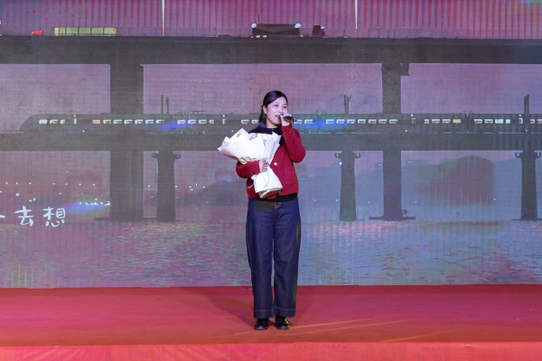 2025春節(jié)聯(lián)歡會(huì)節(jié)目掠影